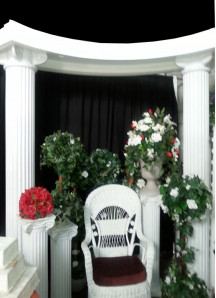 White 8Ft Pillar Arch/ With 5Ft Half Moon Top